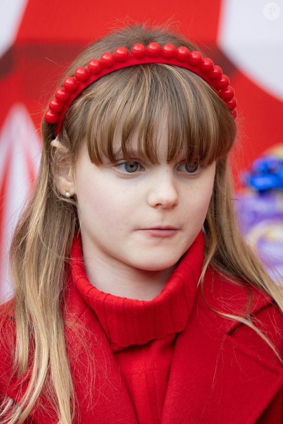 La princesse Gabriella de Monaco, comtesse de Carladès - La famille princière de Monaco offre les traditionnels cadeaux de Noël aux enfants monégasques dans la Cour du Palais Princier, le 18 décembre 2024. 
© Olivier Huitel / Pool Monaco / Bestimage