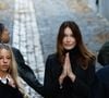 L'ancienne première dame poursuit sa réflexion avec franchise : "L'alcool est une sorte de délicieux poison indigeste"

Giulia Sarkozy et Carla Bruni - La famille et les soutiens de Nicolas Sarkozy se sont réunis devant son domicile le jour de son incarcération à la prison de la Santé à Paris le 21 octobre 2025.
© Moreau / Jacovides / Bestimage