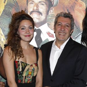 En effet, Louise Chabat, déjà maman d'un garçon, a annoncé sa seconde grossesse.

Alain Chabat et sa fille, Louise, à Paris le 26 mars 2012.
© AGENCE / BESTIMAGE