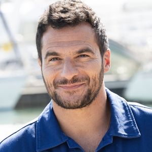 Amir Haddad participe au photocall de La Belle et le Boulanger lors du 27ème Festival de la Fiction de La Rochelle le 17 septembre 2025 à La Rochelle, France.Photo by David NIVIERE/ABACAPRESS.COM