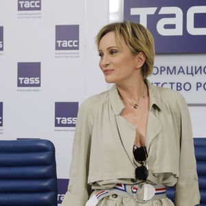 Pour performer au Kremlin lors de fêtes de fin d'année

La chanteuse française Patricia Kaas lors d'une conférence de presse sur la sortie de son nouvel album à Moscou, Russie, le 8 novembre 2017.