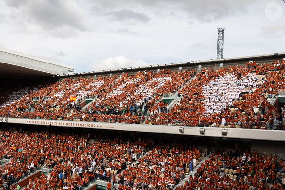 Hommage à Rafael Nadal lors des Internationaux de France 2025 à Roland Garros le 25 mai 2025 à Paris, France. Photo par Nasser Berzane/ABACAPRESS.COM
