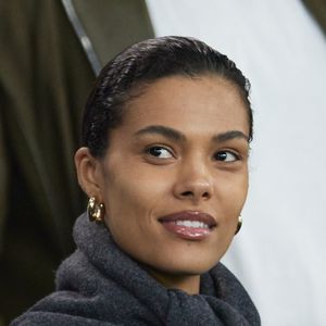 Tina Kunakey - Célébrités dans les tribunes lors du quart de finale aller de Ligue des champions: Le PSG s'est incliné à domicile face au FC Barcelone (2-3) au Parc des Princes à Paris le 10 avril 2024. © Cyril Moreau/Bestimage