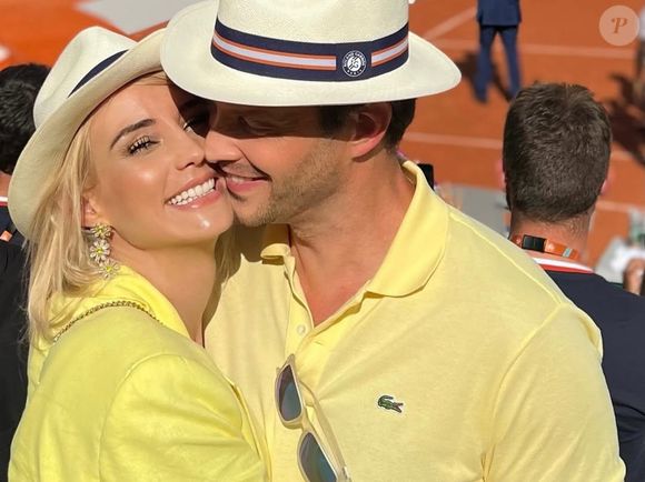 Elodie Gossuin a pu compter sur l'aide précieuse de son mari Bertrand, avec lequel elle est mariée depuis 2006
Elodie Gossuin et son mari, le mannequin Bertrand Lacherie à Roland Garros. Photo tirée d'Instagram