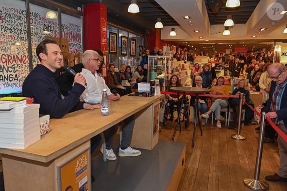 Joël Dicker présente son nouveau livre "Un animal sauvage" à la librairie Filigranes à Bruxelles, le 11 mars 2024. (Frederic Andrieu / Bestimage).