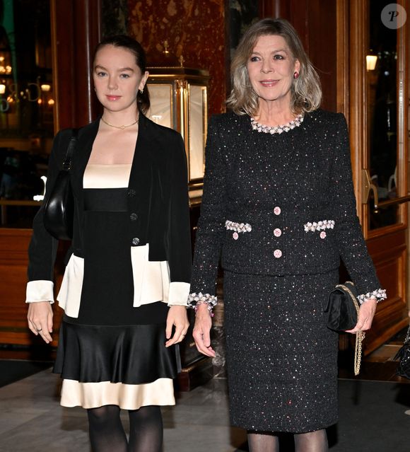 La princesse Alexandra de Hanovre, la princesse Caroline de Hanovre (La princesse a troqué sa chevelure argenté contre un blond cendré) lors de la cérémonie de proclamation de l'édition 2024 des Prix de la Fondation Prince Pierre à l'opéra Garnier à Monaco, le 8 octobre 2024. 
© Bruno Bebert / Bestimage