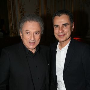 Exclusif - Michel Drucker et Laurent Luyat - Soirée naturopathie à l'hôtel Le Marois à l'occasion de la sortie du livre "Guide de naturopathie" de D. Passuti à Paris le 7 décembre 2021. © JLPPA/Bestimage