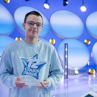 Hors caméras, Emilien des 12 Coups de midi ne se sépare jamais d’un sac, Jean-Luc Reichmann révèle ce que celui-ci contient