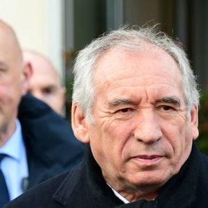 François Bayrou, Premier ministre - Obsèques de J-F.Kahn dans la salle polyvalente de Mussy-sur-Seine, le 29 janvier 2025. Après cet hommage civil en présence de ses proches et notamment du Premier ministre F.Bayrou, le journaliste, décédé le 22 janvier 2025 à 86 ans, sera inhumé dans le cimetière communal dans la plus stricte intimité.
© Romain Doucelin / Bestimage