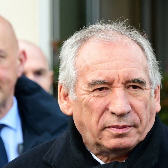 François Bayrou, Premier ministre - Obsèques de J-F.Kahn dans la salle polyvalente de Mussy-sur-Seine, le 29 janvier 2025. Après cet hommage civil en présence de ses proches et notamment du Premier ministre F.Bayrou, le journaliste, décédé le 22 janvier 2025 à 86 ans, sera inhumé dans le cimetière communal dans la plus stricte intimité.
© Romain Doucelin / Bestimage
