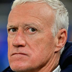 Didier Deschamps taclé par un ancien coéquipier après son annonce

Didier Deschamps à Paris. © Christian Liewig/Bestimage