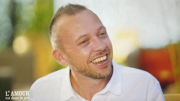 Photo : Face à Karine Le Marchand, il révèle où en est sa situation  sentimentale... Christophe et Yann au bilan de "L'amour est dans le pré".  M6 - Purepeople