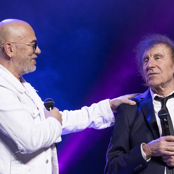 Pascal Obispo, Alain Souchon au concert du gala des 20 ans de la fondation Recherche Alzheimer "2 générations chantent pour la 3ème" à l'Olympia à Paris le 18 mars 2024.

© Cyril Moreau / Bestimage