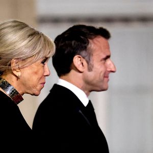 Brigitte et Emmanuel Macron - Dîner d'Etat en l'honneur de Bola Tinubu, Président de la République fédérale du Nigéria et de sa femme Oluremi Tinubu  au Palais de l'Elysée à Paris le 28 Novembre 2024. © Dominique Jacovides/Bestimage
