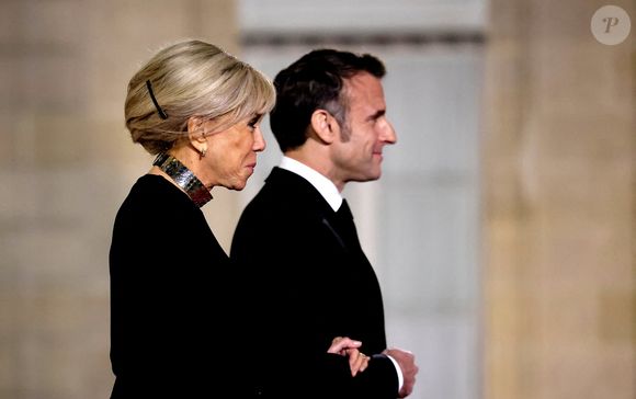 Brigitte et Emmanuel Macron - Dîner d'Etat en l'honneur de Bola Tinubu, Président de la République fédérale du Nigéria et de sa femme Oluremi Tinubu  au Palais de l'Elysée à Paris le 28 Novembre 2024. © Dominique Jacovides/Bestimage