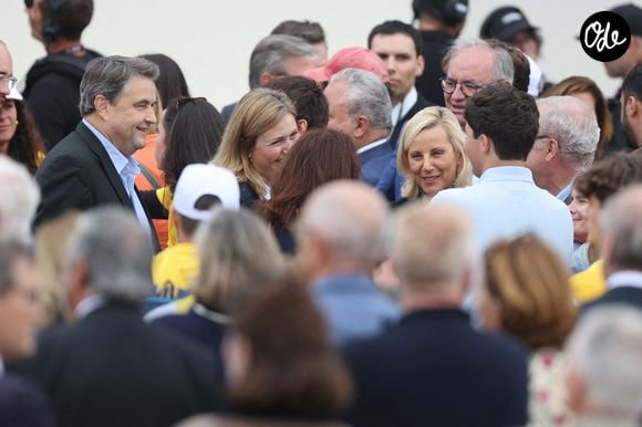 Yaël Braun-Pivet, Laurence Ferrari - Les célébrités lors de la grande messe du pape Leon XIV sur la place de la Concorde à Paris, le 26 septembre 2026. Entre l’avenue des Champs-Elysées et la place de la Concorde, 700.000 fidèles et curieux, venus des quatre coins du globe, se sont rassemblés pour participer à la messe célébrée par le Saint Père. Le voyage apostolique, du 25 au 28 septembre 2026, se poursuivra à Lourdes et Metz. © Jacovides / Moreau / Bestimage