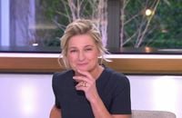 Face à Robbie Williams, Anne-Elisabeth Lemoine se confie comme rarement sur sa vie sentimentale dans C à vous.