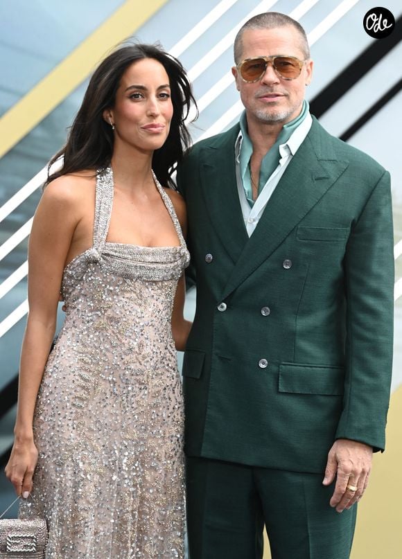 Brad Pitt et sa compagne Ines de Ramon à la première européenne du film F1 au Cineworld de Leicester Square à Londres, Royaume Uni. © Justin Goff/GoffPhotos/Bestimage