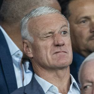 Didier Deschamps - Célébrités des les tribunes lors du match aller du quart de finale de Ligue des champions entre le PSG et Aston Villa (3-1) au Parc des Princes à Paris le 9 avril 2025. © Cyril Moreau/Bestimage