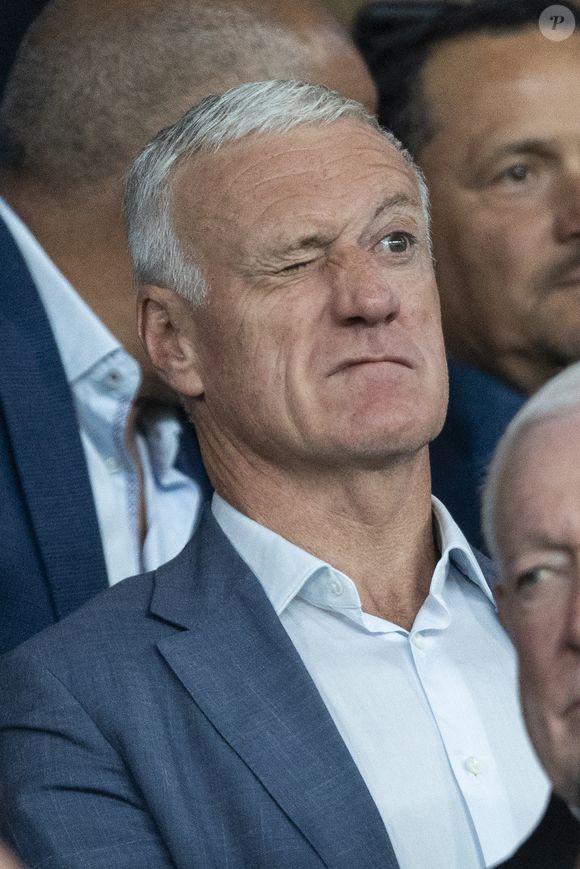 Didier Deschamps - Célébrités des les tribunes lors du match aller du quart de finale de Ligue des champions entre le PSG et Aston Villa (3-1) au Parc des Princes à Paris le 9 avril 2025. © Cyril Moreau/Bestimage