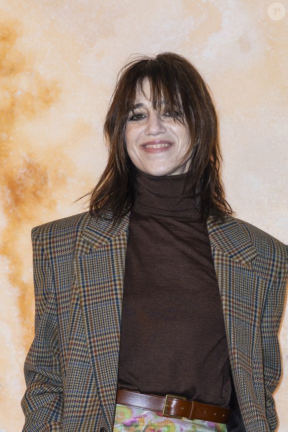 Charlotte Gainsbourg - Photo Call pour Le Défilé « Saint Laurent »Collection Prêt-à-Porter Automne/Hiver 2025-2026" lors de la Fashion Week de Paris (PFW), le 11 mars 2025. © Olivier Borde /Bestimage