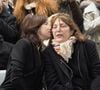 Jane Birkin, icône franco-britannique, est morte il y a deux ans, laissant un vide immense pour ses proches, dont sa fille Charlotte Gainsbourg.
Charlotte Gainsbourg et sa mère Jane Birkin - Cérémonie d'inauguration de la plaque commémorative en l'honneur de Serge Gainsbourg, au 11 bis Rue Chaptal (où le chanteur passa une partie de son enfance), à Paris.
AGENCE / BESTIMAGE