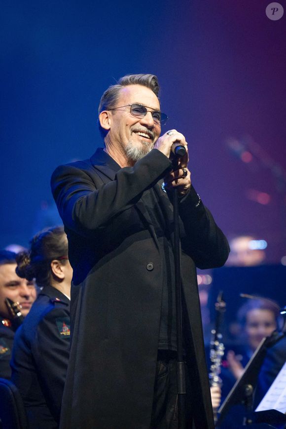 Le chanteur Florent Pagny se produit lors d'un concert de charité, Sentinelles D'Un Soir, organisé par le Gouverneur Militaire de Paris au profit des Bleuets de France, des soldats blessés et des victimes du terrorisme à la Salle Pleyel à Paris, France, le 30 mai 2024. Photo by David Boyer/ABACAPRESS.COM