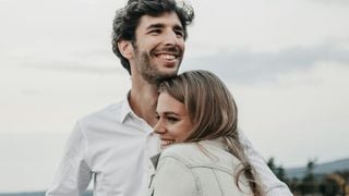 La psychologie explique que les couples heureux peuvent finir par se ressembler physiquement, mais pas pour les raisons que vous imaginez