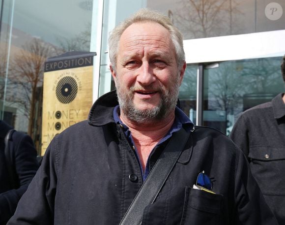 Benoit Poelvoorde à la sortie des studios de Radio France à Paris. Le 29 mars 2023
© Jonathan Rebboah / Panoramic / Bestimage