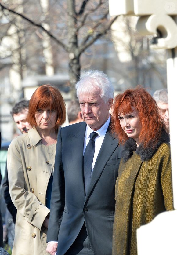 Camille Bordes-Resnais, André Dussollier, Sabine Azéma - Obsèques d'Alain Resnais au cimetière du Montparnasse à Paris le 10 mars 2014.
Gengis-Veeren / Bestimage