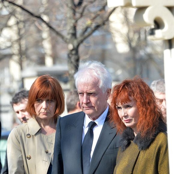 Camille Bordes-Resnais, André Dussollier, Sabine Azéma - Obsèques d'Alain Resnais au cimetière du Montparnasse à Paris le 10 mars 2014.
Gengis-Veeren / Bestimage