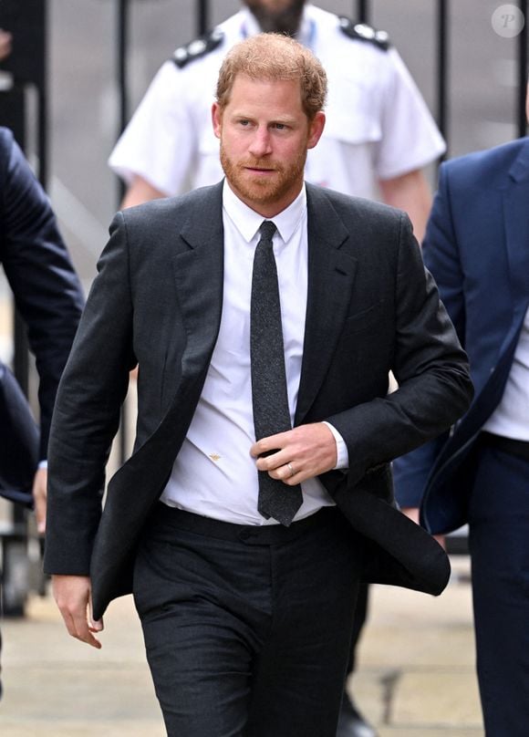 Le duc de Sussex arrive aux Royal Courts Of Justice, au centre de Londres, au Royaume-Uni, le 30 mars 2023, avant une audience sur les allégations de collecte illégale d'informations portées contre Associated Newspapers Limited (ANL) par sept personnes - le duc de Sussex, la baronne Doreen Lawrence, Sir Elton John, David Furnish, Liz Hurley, Sadie Frost et Sir Simon Hughes. Photo by Doug Peters/EMPICS/ABACAPRESS.COM