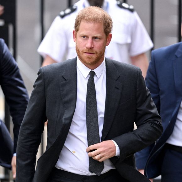Le duc de Sussex arrive aux Royal Courts Of Justice, au centre de Londres, au Royaume-Uni, le 30 mars 2023, avant une audience sur les allégations de collecte illégale d'informations portées contre Associated Newspapers Limited (ANL) par sept personnes - le duc de Sussex, la baronne Doreen Lawrence, Sir Elton John, David Furnish, Liz Hurley, Sadie Frost et Sir Simon Hughes. Photo by Doug Peters/EMPICS/ABACAPRESS.COM