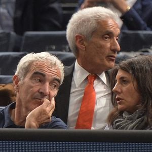 Raymond Domenech et sa compagne Estelle Denis - People lors des quarts de finale du BNP Paribas Masters à l' Accor Hotels Arena à Paris le 4 novembre 2016. © Veeren-Moreau/Bestimage