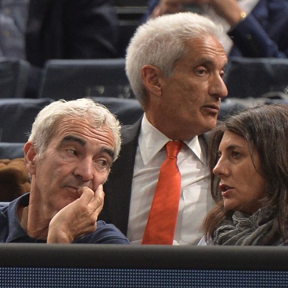 Raymond Domenech et sa compagne Estelle Denis - People lors des quarts de finale du BNP Paribas Masters à l' Accor Hotels Arena à Paris le 4 novembre 2016. © Veeren-Moreau/Bestimage