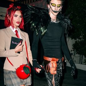 Megan Fox et Machine Gun Kelly se sont transformés en personnages lors de la soirée d'Halloween de Kylie et Kendall Jenner, à Los Angeles, le 29 octobre 2023.