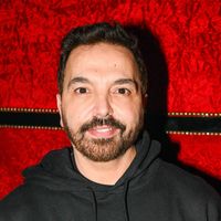 Kamel Ouali révèle un secret étonnant : papa de quatre enfants, et non de deux, il se confie pour la première fois