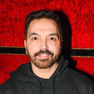 Dans l’émission "50’Inside" sur TF1, Kamel Ouali a surpris le public en révélant être père de quatre enfants, et non de deux comme il l’avait précédemment laissé entendre sur Instagram.

Kamel Ouali au défilé de On Aura Tout Vu, "Haute Couture Spring/Summer" pendant la Fashion Week de Paris (PFW) au Paradis Latin à Paris. Photo by Shootpix/ABACAPRESS.COM