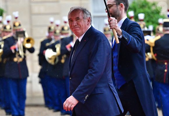 François Bayrou, Premier ministre - Arrivées des personnalités au dîner d’État en l’honneur du président brésilien et de sa femme au palais présidentiel de l’Élysée à Paris le 5 juin 2025.

© Christian Liewig / Bestimage