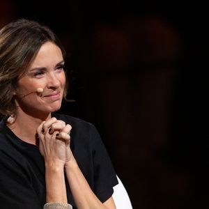 Exclusif - Isabelle Ithurburu lors de l'enregistrement de l'émission "La chanson secrète N°14", présentée par Nikos Aliagas et diffusée le 26 décembre sur TF1, à Paris le 9 décembre 2025. © Jacovides-Moreau/Bestimage