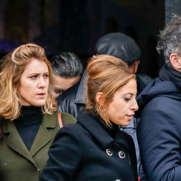 Léa Salamé et son compagnon Raphaël Glucksmann - Obsèques de Sébastien Demorand à la Coupole du crématorium du cimetière du Père-Lachaise à Paris, France, le 31 janvier 2020.