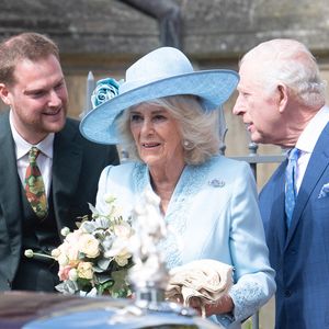 Le roi Charles III et la reine Camilla sont accueillis par des personnes qui leur souhaitent bonne chance alors qu'ils quittent le service de Pâques à la chapelle St. George, au château de Windsor, à Londres, en Angleterre, au Royaume-Uni, le dimanche 20 avril 2025. Photo par Justin Ng /Avalon/ABACAPRESS.COM