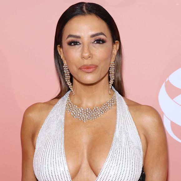 Eva Longoria - Photocall du "Global Gift Gala" sur la Môme Plage lors du 79ème Festival international du Film de Cannes le 20 mai 2026. © Denis Guignebourg/Bestimage