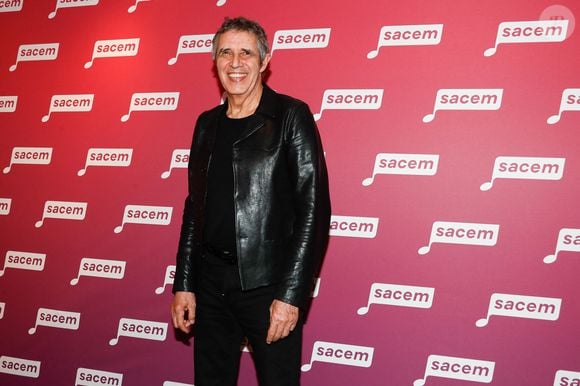 Exclusif - Julien Clerc - Photocall de la soirée en hommage à Jean-Loup Dabadie à la SACEM à Neuilly-sur-Seine, le 07 avril 2025. © Christophe Clovis / Bestimage