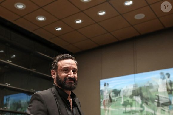 Parmi les scénarios envisagés : un transfert vers W9 et Fun Radio, avec une interdiction stricte de parler de politique, ou une relocalisation sur CStar et Europe 1, sous l’égide de Vincent Bolloré...


Cyril Hanouna - Le producteur de télévision français L.Stan et l'animateur de télévision français C.Hanouna
lors d'une séance devant la commission d'enquête parlementaire sur l'attribution des fréquences TV, à l'Assemblée nationale à Paris le le 14 mars 2024.
© Stéphane Lemouton / Bestimage