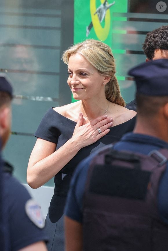 Audrey Crespo-Mara et ses fils Sekou et Lamine - Arrivées aux obsèques de Thierry Ardisson en l’église Saint-Roch de Paris, France, le 17 juillet 2025. © Clovis-Jacovides/Bestimage