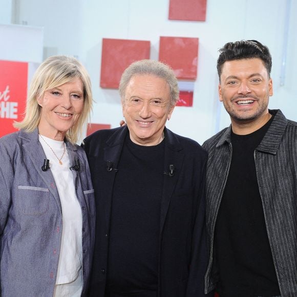 Exclusif - Chantal Ladesou, Michel Drucker et Kev Adams lors de l'enregistrement de l'émission Vivement dimanche au studio Rive gauche, présentée par M.Drucker et diffusée le 4 octobre sur France 3, à Paris, France, le 30 septembre 2026. © Guillaume Gaffiot/Bestimage