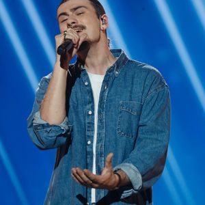 Heureusement, il a retrouvé le moral lors de son concert suivant à Carcassonne, avec un public chaleureux et enthousiaste. 

Exclusif - Pierre Garnier - Enregistrement de l'émission "Les disques d'or de l'année" au Dôme de Paris, présentée par E.Gossuin et diffusée le 24 décembre à 21h10 sur M6
© Christophe Clovis / Bestimage