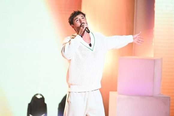 De son côté, Jérémy Frérot est venu donner de la voix.

Exclusif - Jérémy Frérot - Enregistrement de l'émission "Vivement dimanche" au studio Gabriel, présentée par M.Drucker, et diffusée sur France 3 le 15 juin 2025.
© Guillaume Gaffiot / Bestimage