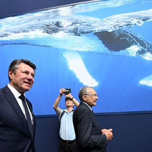 Visite inaugurale de "La Baleine", le temps de l'UNOC, la conférence de l'ONU sur les océans, en présence de Christian Estrosi, le maire de Nice, Olivier Poivre d’Arvor, l'ambassadeur pour les pôles et les enjeux maritimes au Ministère de l’Europe et des Affaires étrangères,Ashok Adicéam, le délégué général de l'UNOC en charge du projet, Richard Chemla. l'adjoint délégué à la transition écologique et énergétique, à la santé et au bien-être, et Olivier Bettati, délégué général de la mission UNOC à la mairie de Nice, au Palais des expositions à Nice, le 2 juin 2025.
© Bruno Bebert/Bestimage